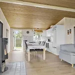 Holiday home Assarina - 15m From The Sea By Interhome